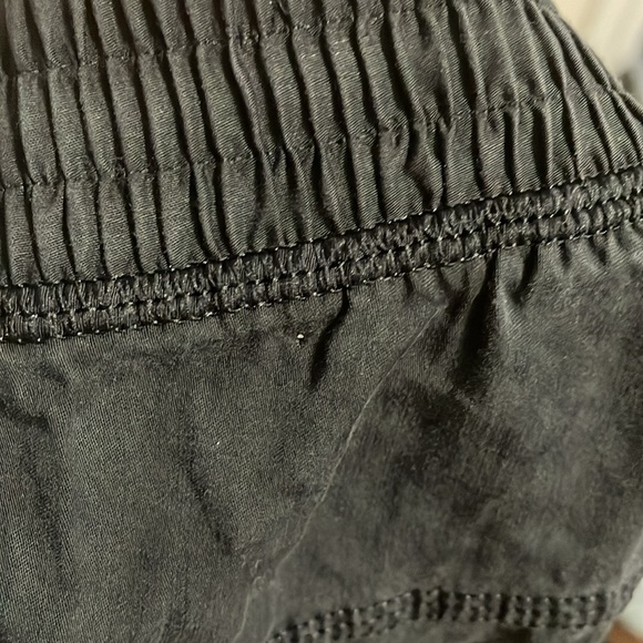 💖 Lululemon Black Mat to Street Pant - Picture 6 of 7